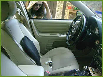 Neighborhood Locksmith Services Hyattsville, MD 301-804-9437 - 20-keys-locked-in-car